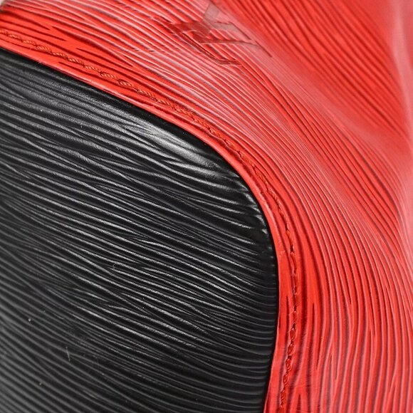 Louis Vuitton Epi Petit Noe Shoulder Bag in bicolor red and black - M44172 - Picture 16 of 16